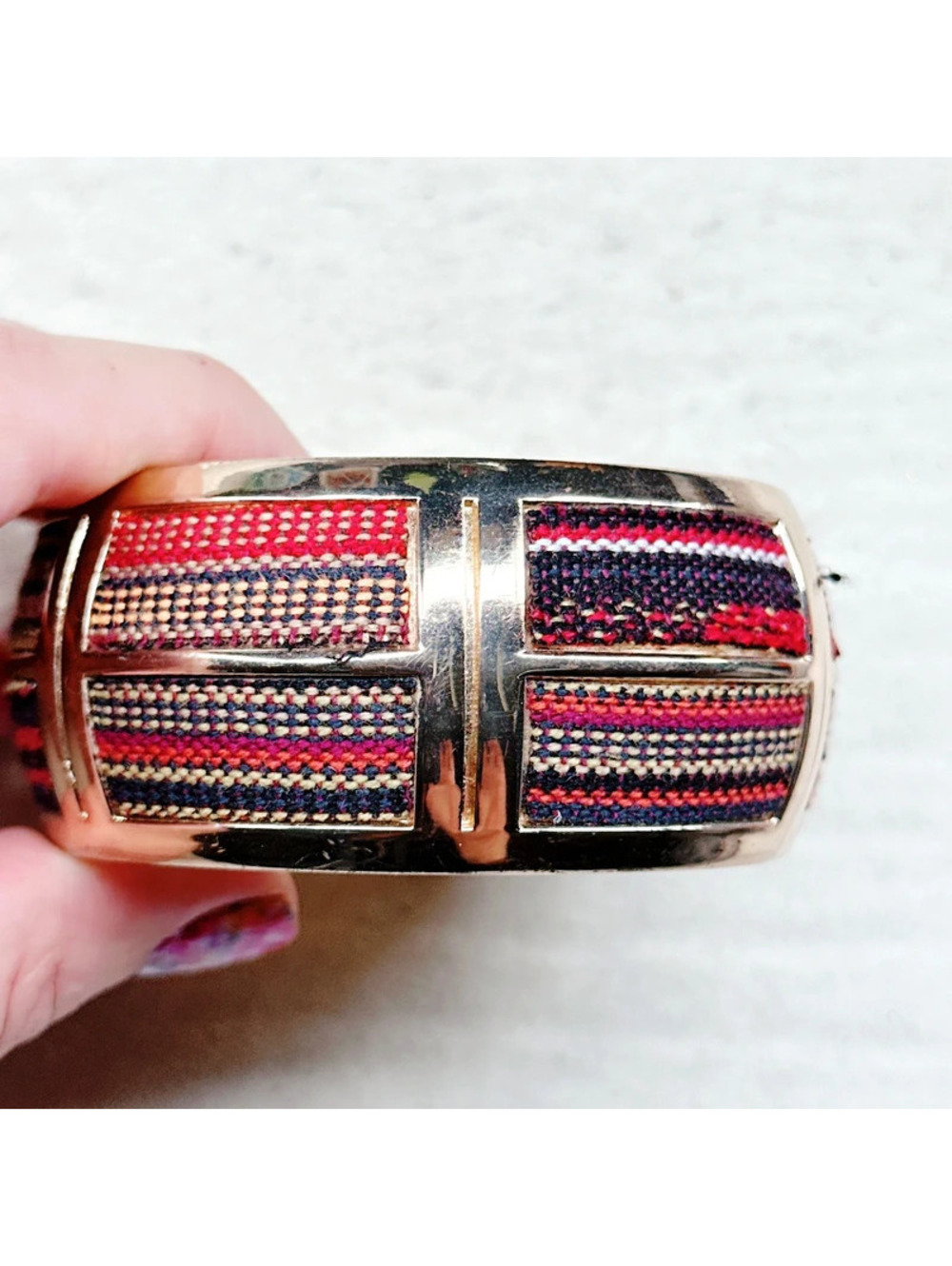 5319mc. Fabric Goldtone Hinge Bracelet